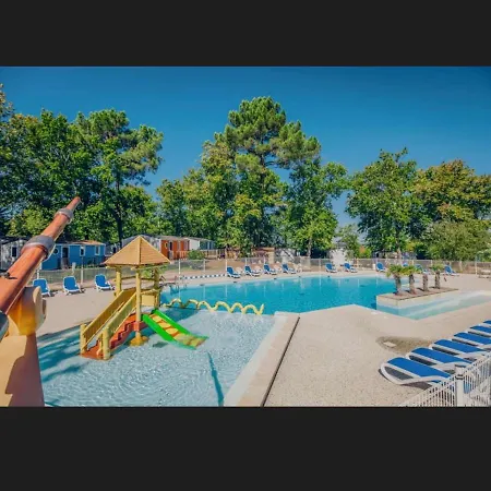 Mobil-home  « le Voyageur » Camping **** Hotell *