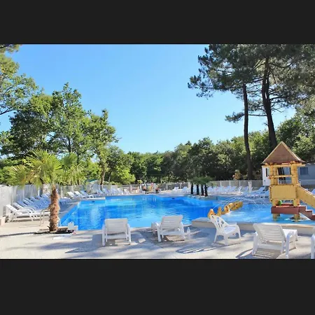 Mobil-home  « le Voyageur » Camping **** Hotel Saint-Augustin (Charente-Maritime)