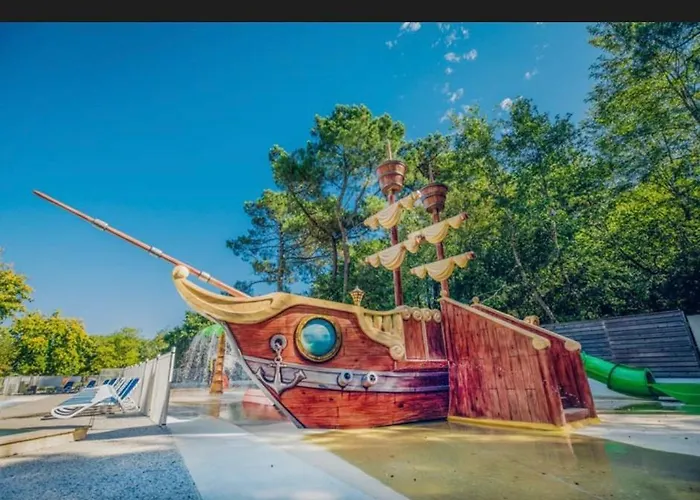 Mobil-home  « le Voyageur » Camping **** Hotel